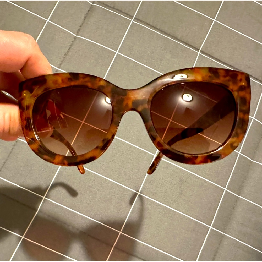 STEVE MADDEN SUNGLASSES